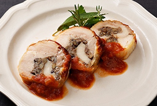 鶏肉のレンズ豆包み焼き-トマトスパイシーソース-