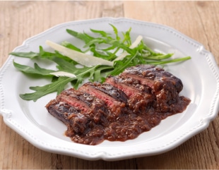 牛ハラミ肉のビステッカ